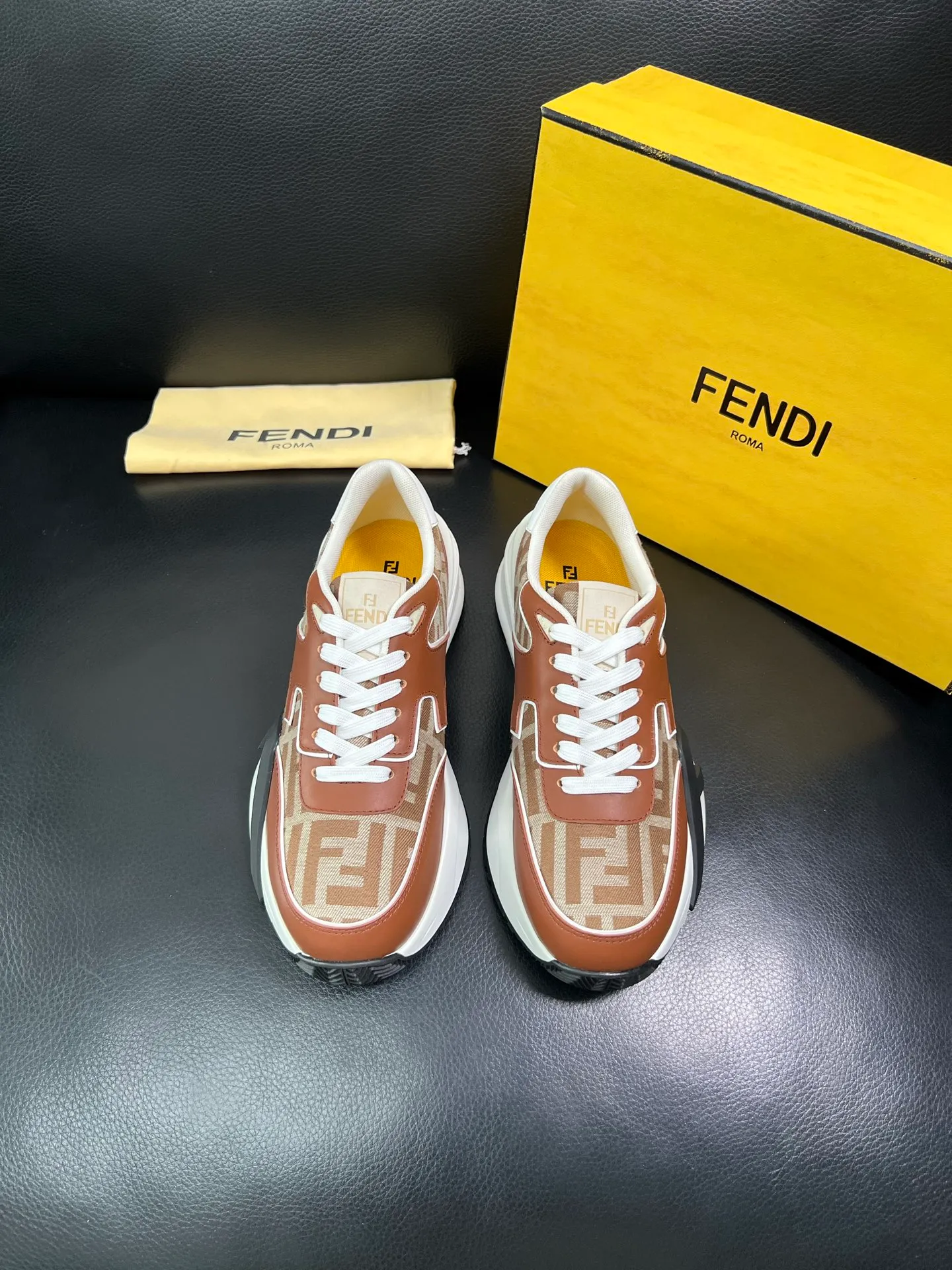 Men's shoes 💰840 FENDI top purchasing Fendi counters are equipped with the original factory, original fabrics imported from Italy, breathable and comfortable cowhide lining, soles: original soles specially provided by the original factory are super comfortable, original factory orders 🔍high quality, you can enter and exit the counter at will, welcome to compare, code number 39-44 (customized 38-45) 85856
